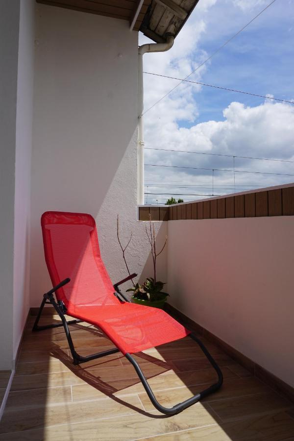 Appart Chic & Moderne Avec Balcon Apartment La Roche-sur-Yon Exterior photo